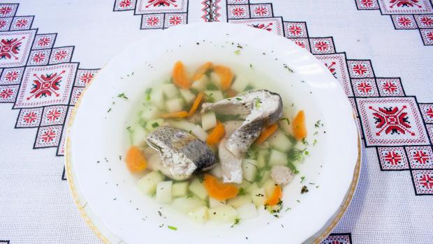 Ako uvariť chutnú rybiu polievku doma