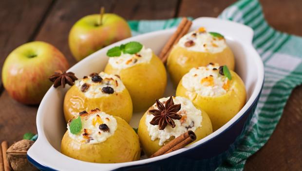Baked apples with honey in the oven - 7 recipes