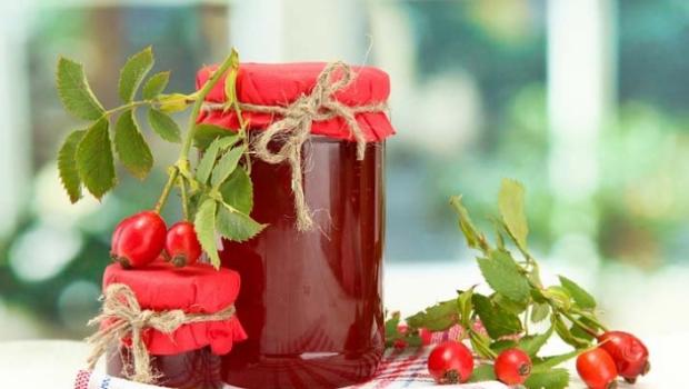 Rosehip jam: delicious and healthy recipes
