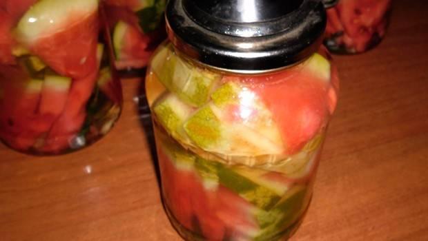 Recepti za pripravo vloženih lubenic, potrebne sestavine Recept za vložene lubenice v kozarcu