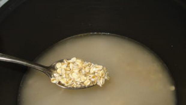 Recipe for making oatmeal porridge with water